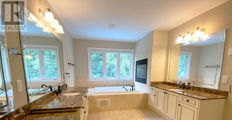 3385 Liptay Avenue, Oakville, ON, L6M 0M8 - 24