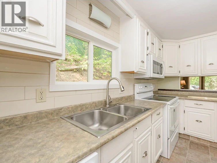 8-2036 Solsqua Sicamous Road, Sicamous, BC, V0E 2V4 - 3