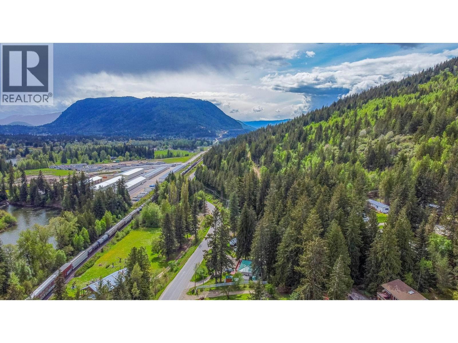 8-2036 Solsqua Sicamous Road, Sicamous, BC, V0E 2V4 - 44