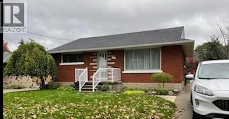 Lower-15 Pinecrest Drive, Kitchener, ON, N2A 2G7
