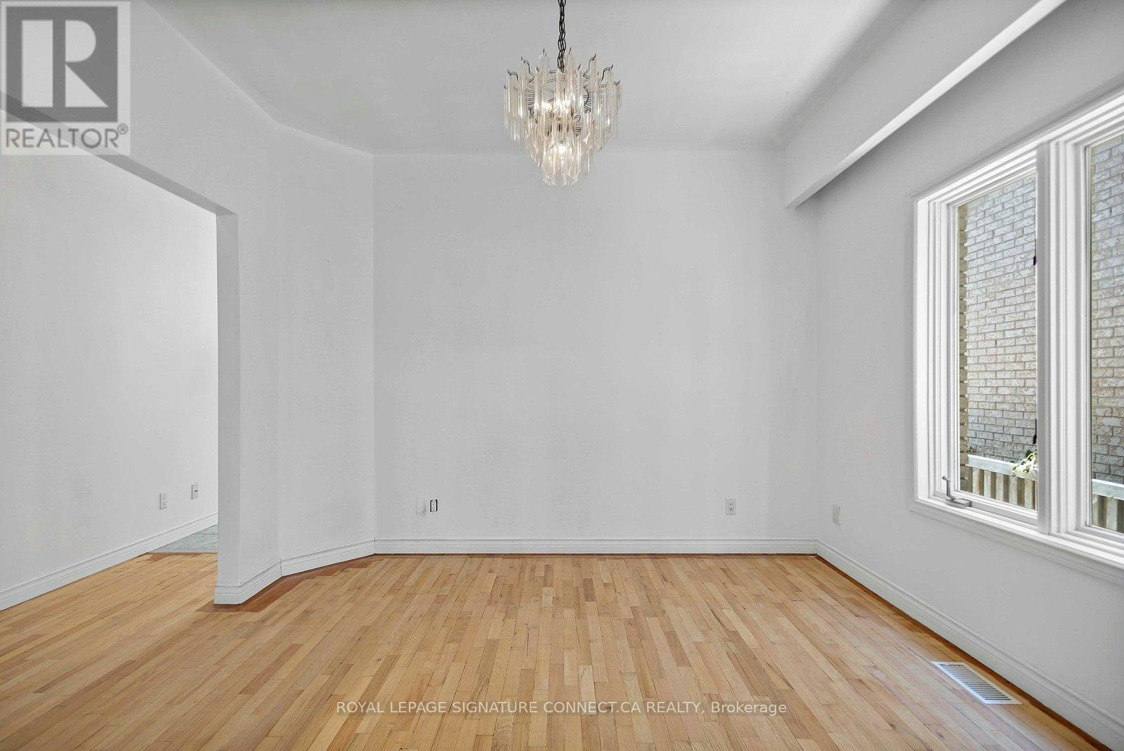 MAIN-19 Mitchell Avenue, Toronto, ON, M6J 1C1 - 7