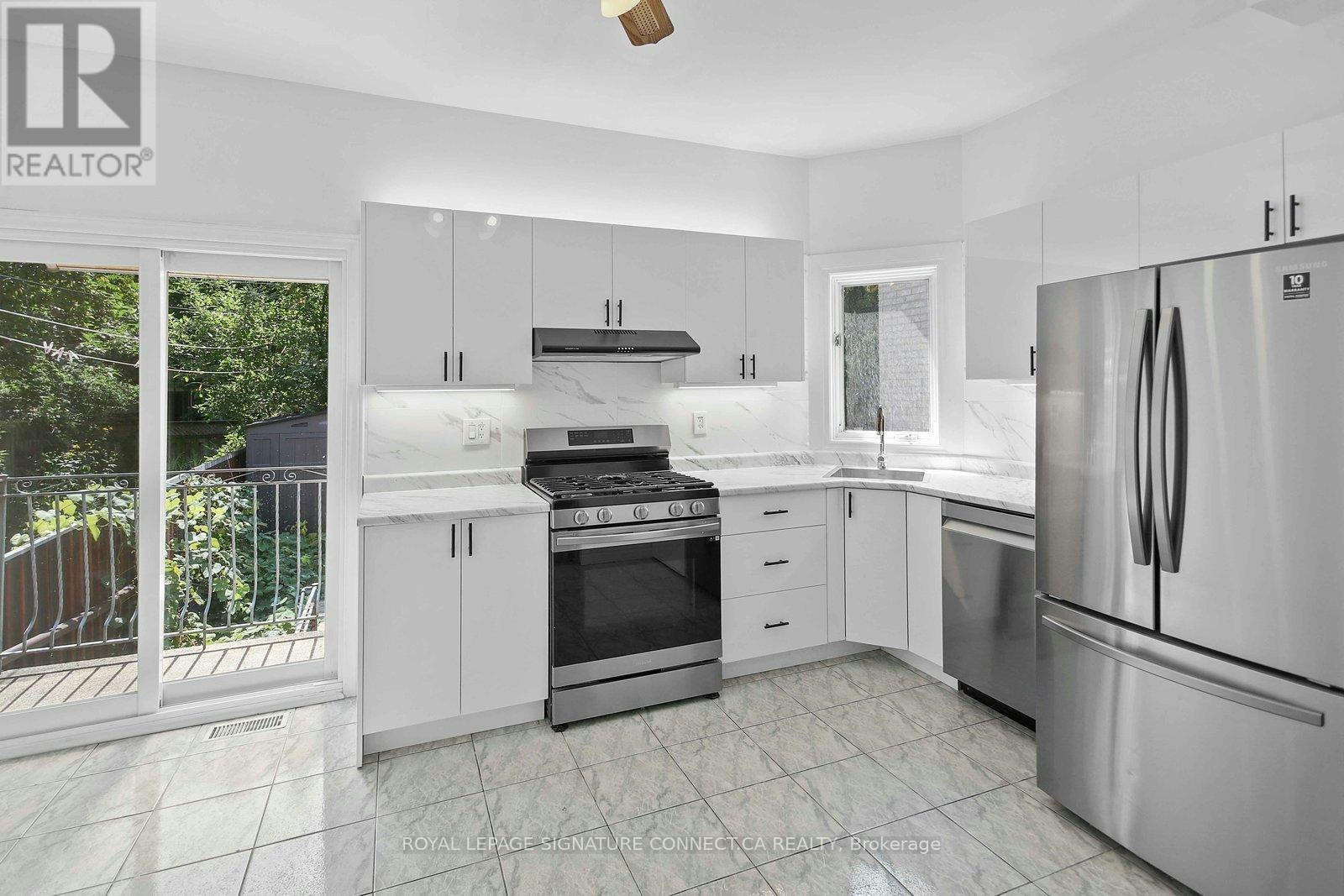 MAIN-19 Mitchell Avenue, Toronto, ON, M6J 1C1