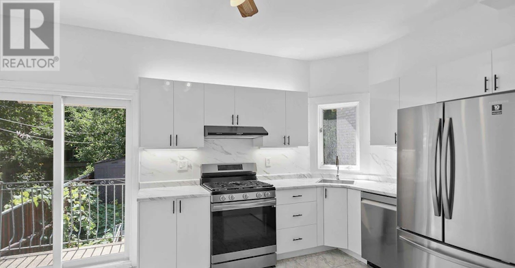 MAIN-19 Mitchell Avenue, Toronto, ON, M6J 1C1