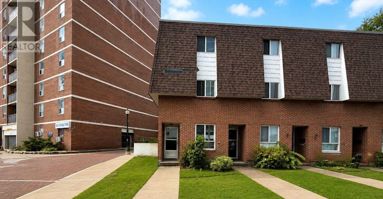 TH69-75 Eastdale Avenue, Toronto, ON, M4C 5N3