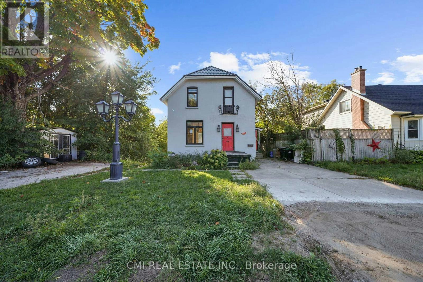 43 Perry Street, Barrie, ON, L4N 2G2