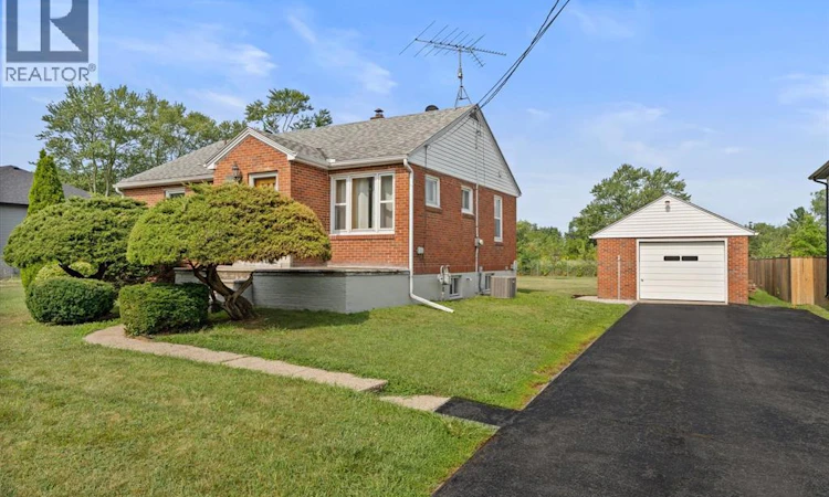 1226 Surrey Drive