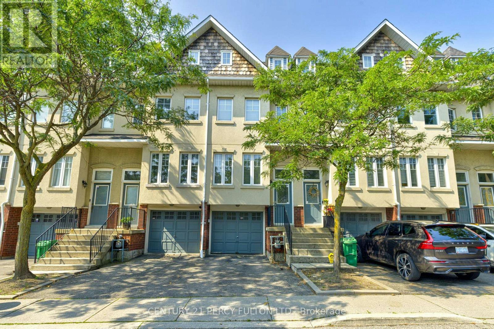 17-800 Dundas Street W, Mississauga, ON, L5C 4S8
