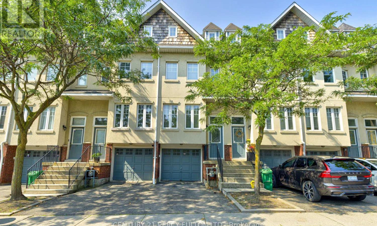17-800 Dundas Street W