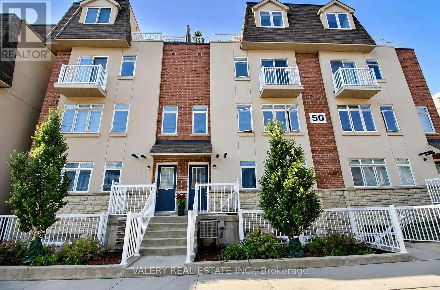 62-50 Turntable Crescent, Toronto, ON, M6H 4K9