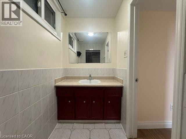 Lower-182 Lynnbrook Crescent, Waterloo, ON, N2L 4X3 - 8