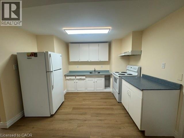 Lower-182 Lynnbrook Crescent, Waterloo, ON, N2L 4X3 - 6