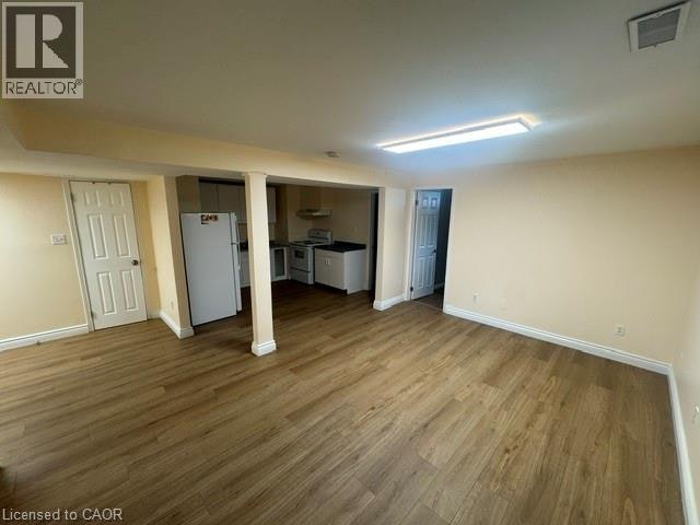 Lower-182 Lynnbrook Crescent, Waterloo, ON, N2L 4X3 - 2
