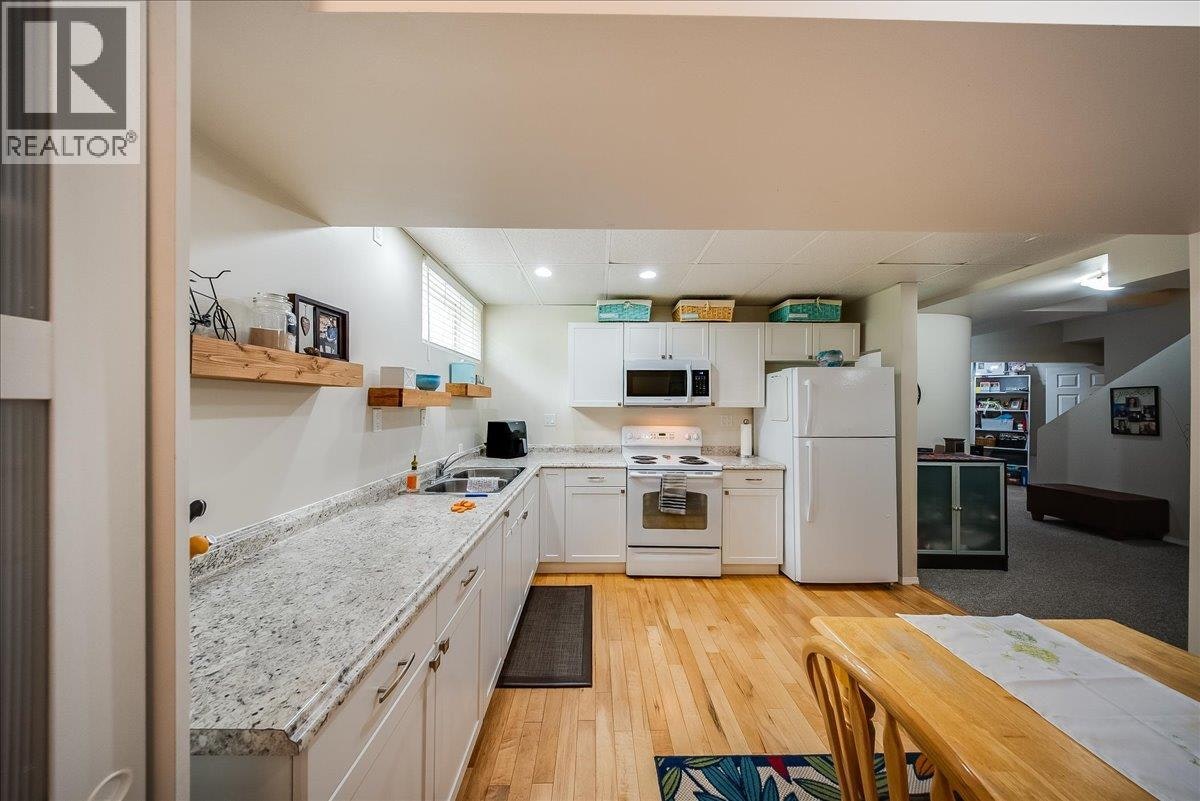 1021 Bridgeview Crescent, Castlegar, BC, V1N 4K9 - 43