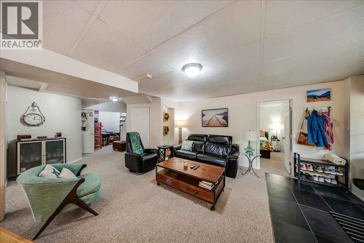 1021 Bridgeview Crescent, Castlegar, BC, V1N 4K9 - 35