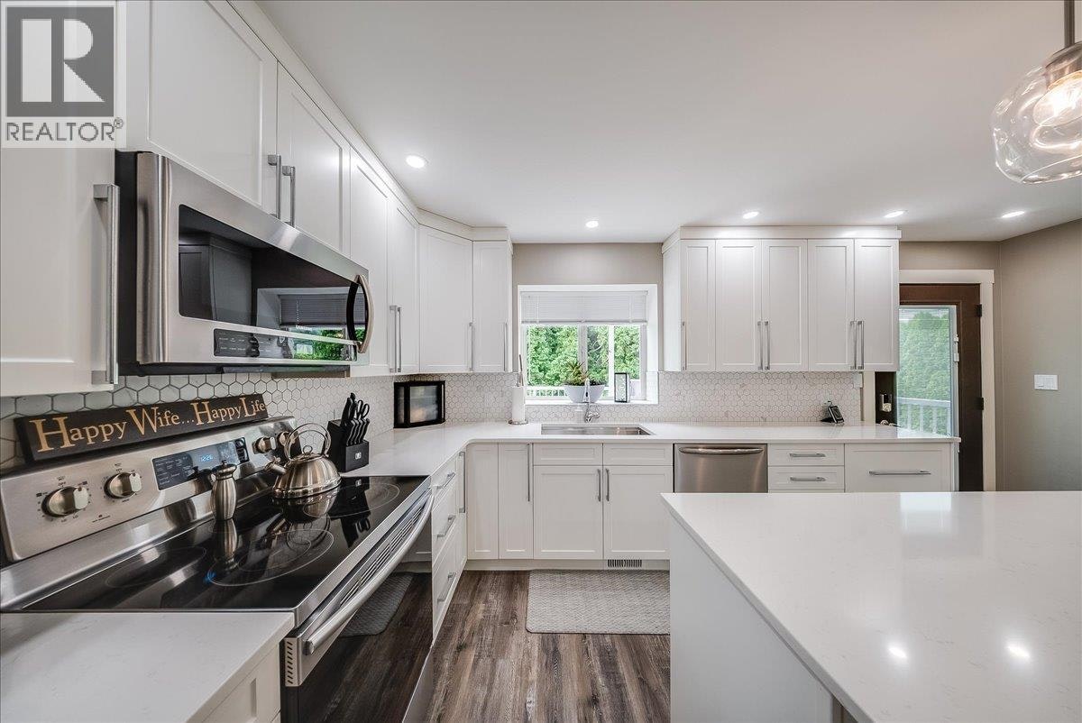 1021 Bridgeview Crescent - 4