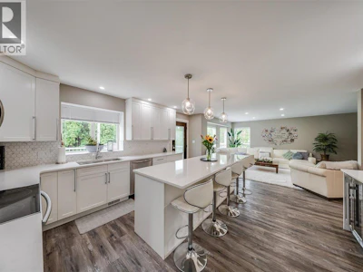 1021 Bridgeview Crescent - 3