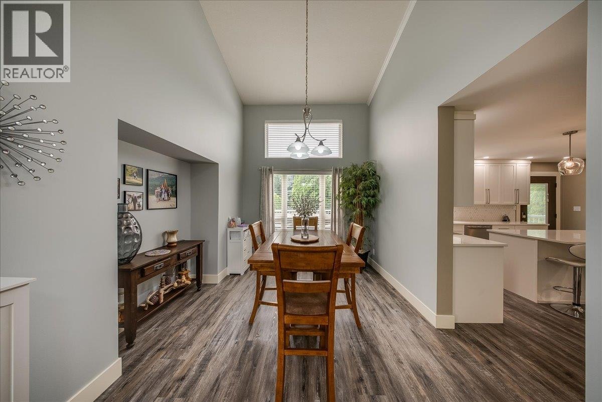1021 Bridgeview Crescent, Castlegar, BC, V1N 4K9 - 21