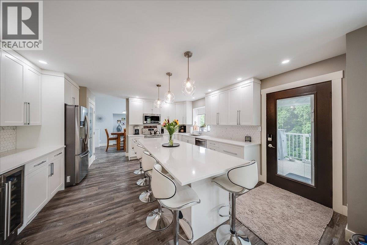 1021 Bridgeview Crescent, Castlegar, BC, V1N 4K9 - 8