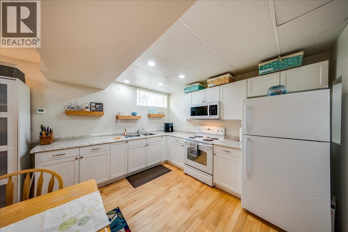 1021 Bridgeview Crescent, Castlegar, BC, V1N 4K9 - 41