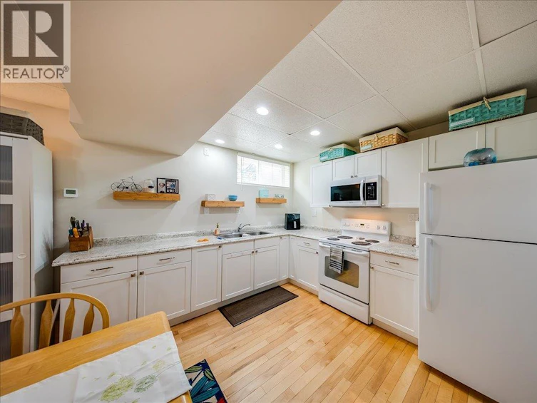 1021 Bridgeview Crescent, Castlegar, BC, V1N 4K9 - 41