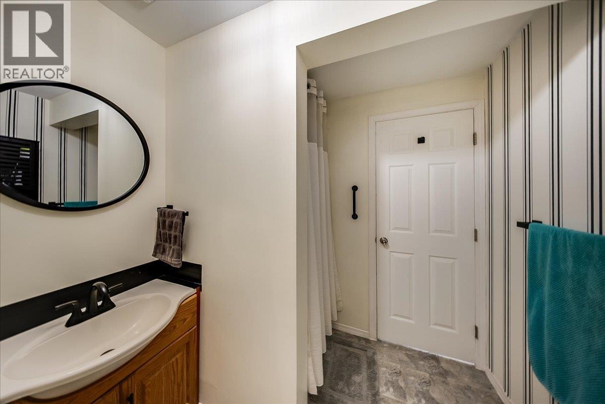 1021 Bridgeview Crescent, Castlegar, BC, V1N 4K9 - 47