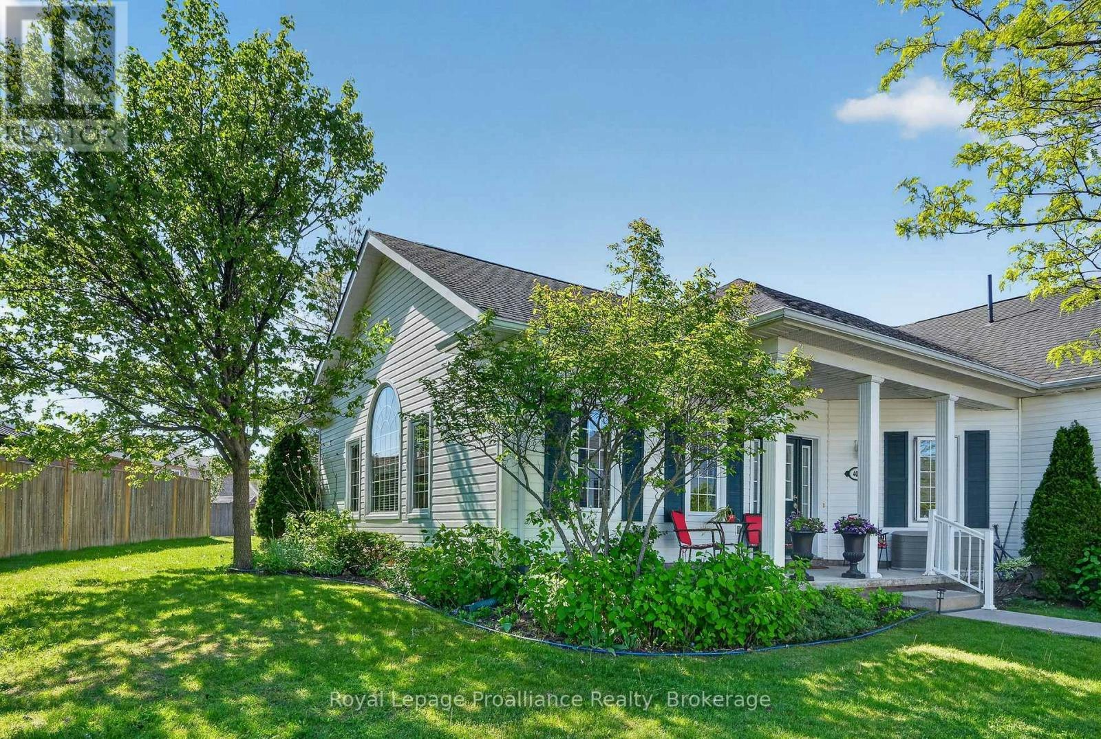 402-325 Densmore Road, Cobourg, ON, K9A 0E4