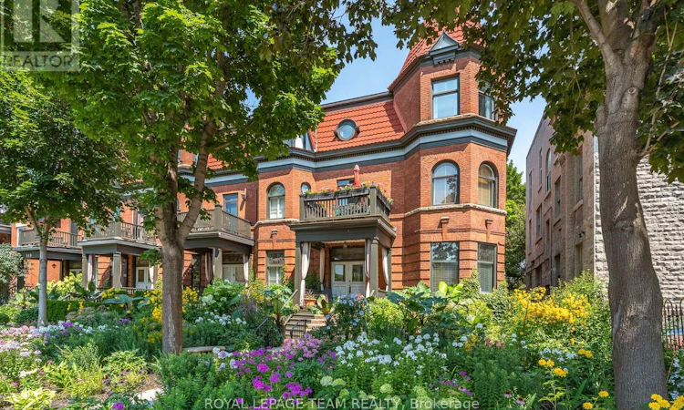 525 King Edward Avenue