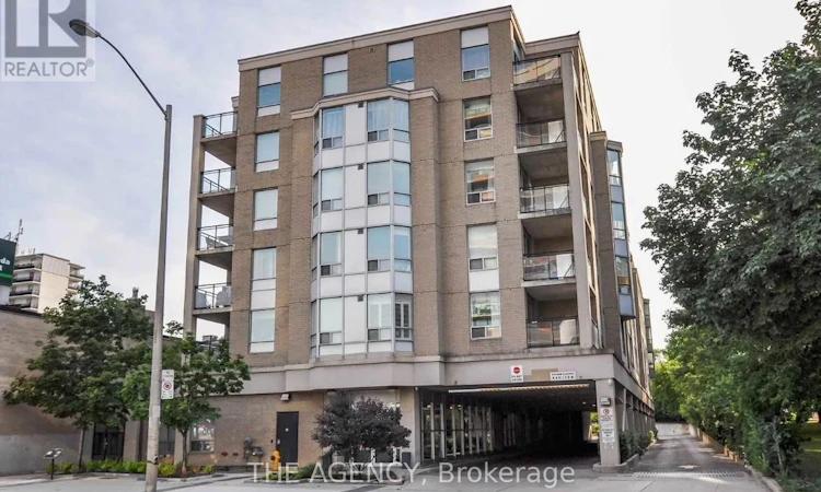207-5940 Yonge Street