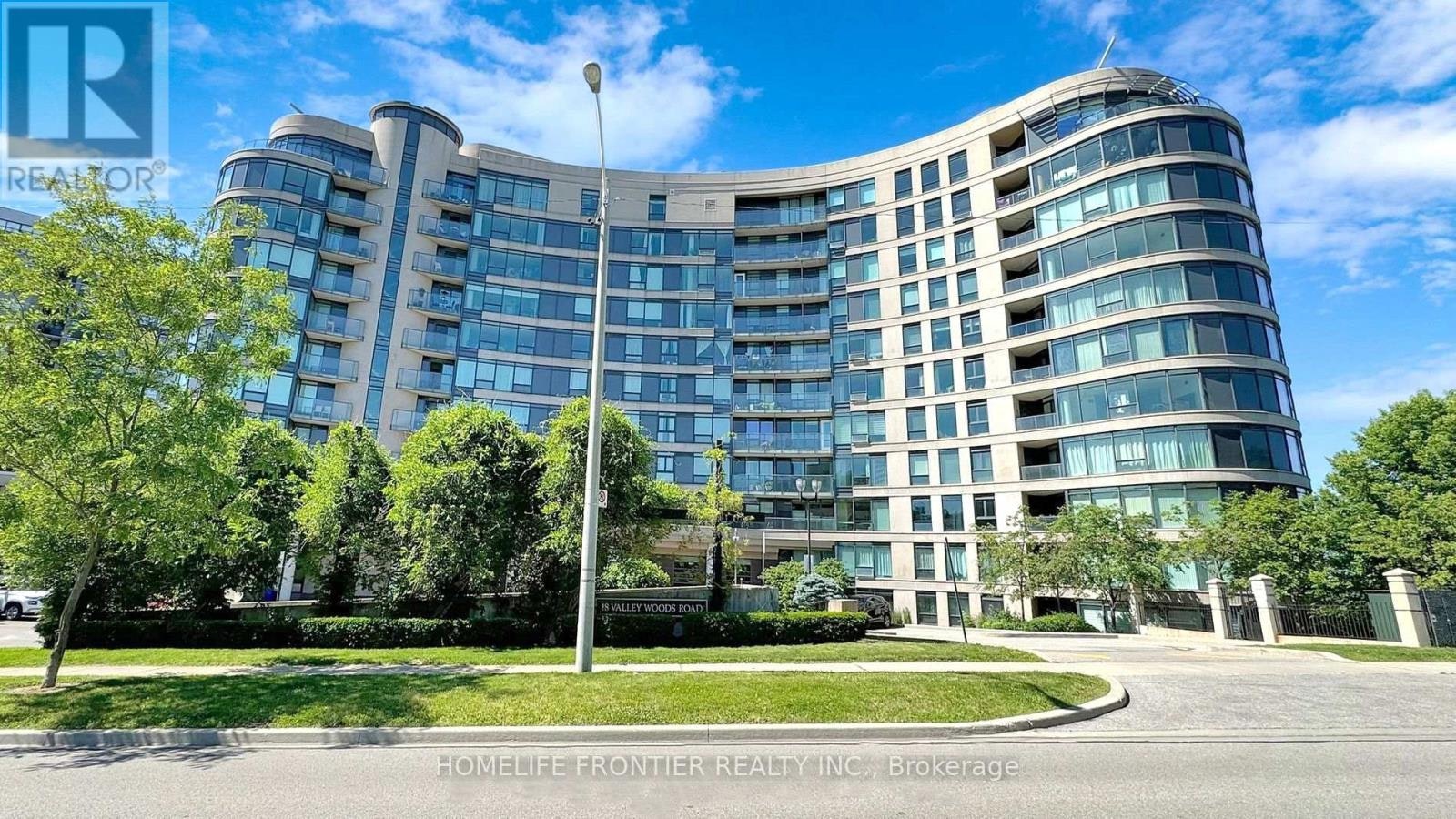 716-18 Valley Woods Road, Toronto, ON, M3A 0A1