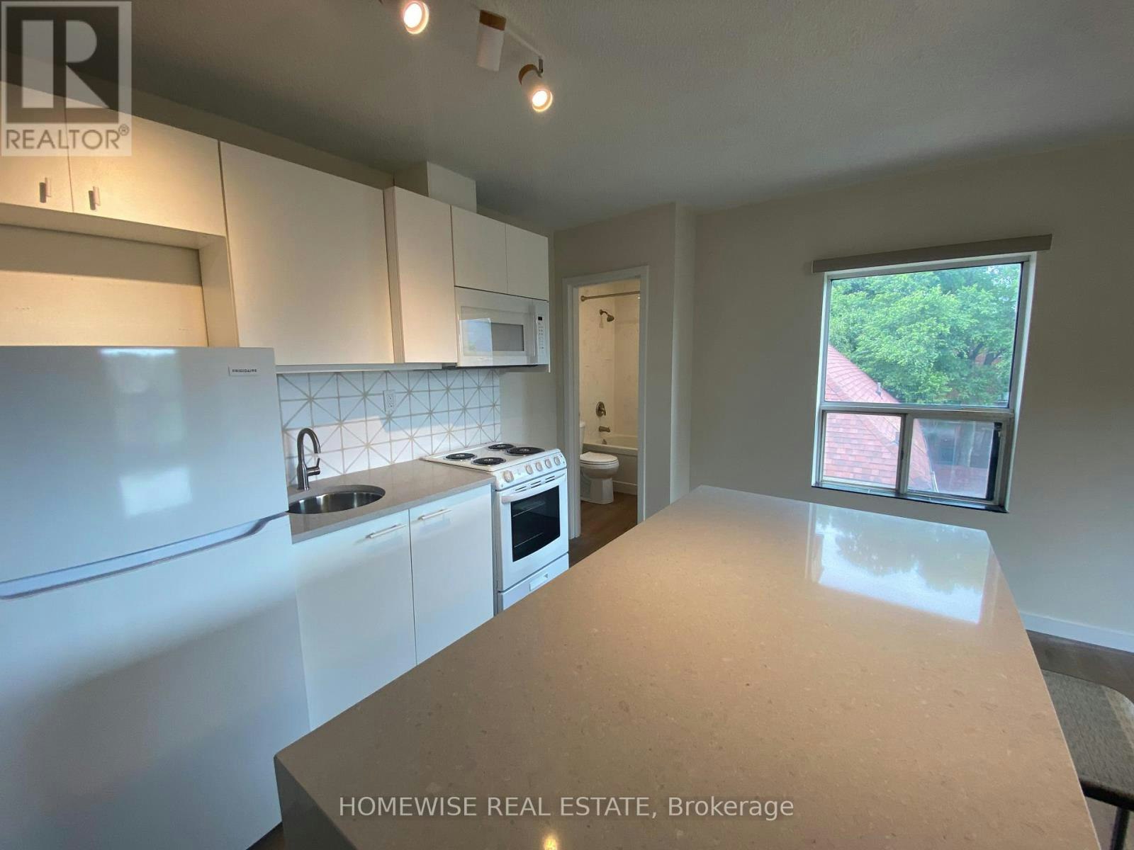 302-5 High Park Boulevard, Toronto, ON, M6R 1M5 - 7