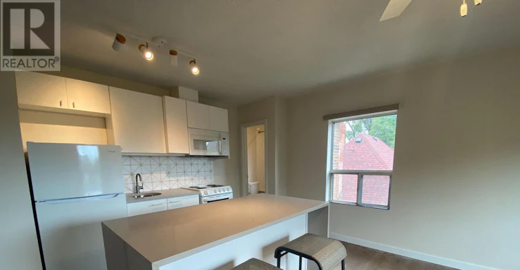 302-5 High Park Boulevard, Toronto, ON, M6R 1M5 - 6