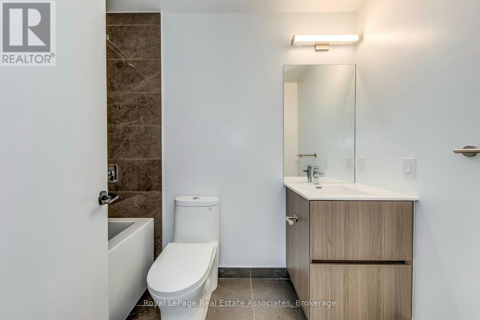 806-220 Missinnihe Way, Mississauga, ON, L5H 0A9 - 20