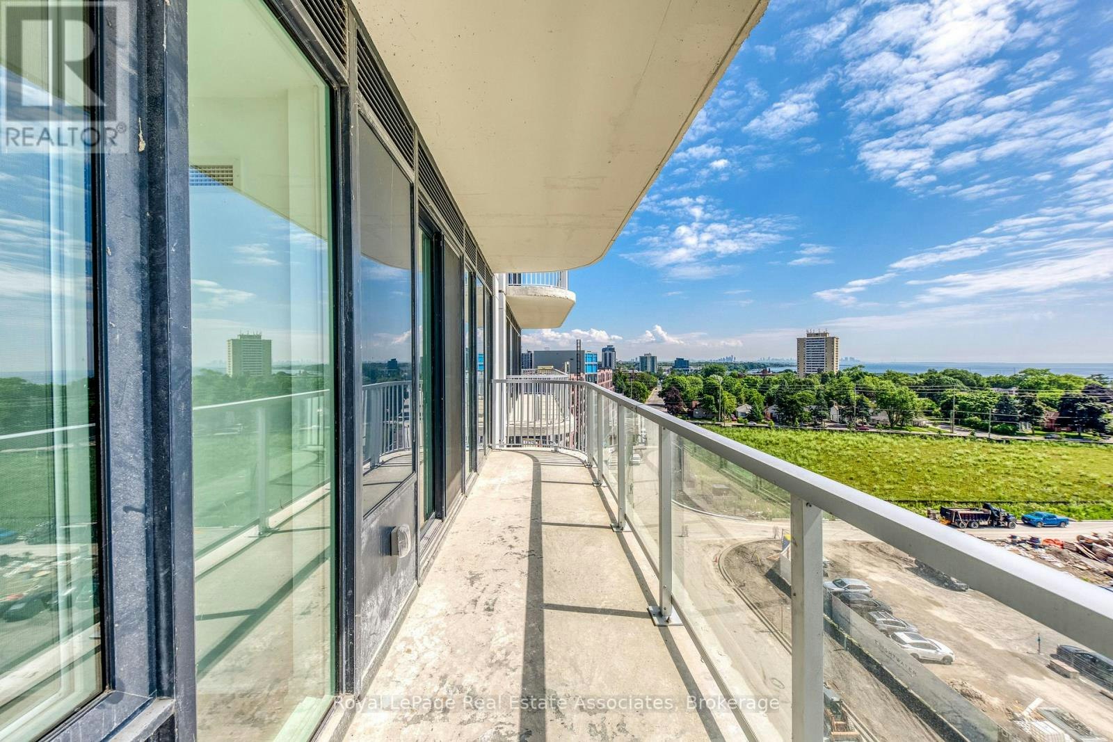 806-220 Missinnihe Way, Mississauga, ON, L5H 0A9 - 23