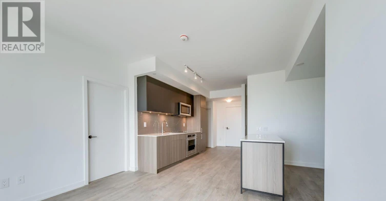 806-220 Missinnihe Way, Mississauga, ON, L5H 0A9 - 4