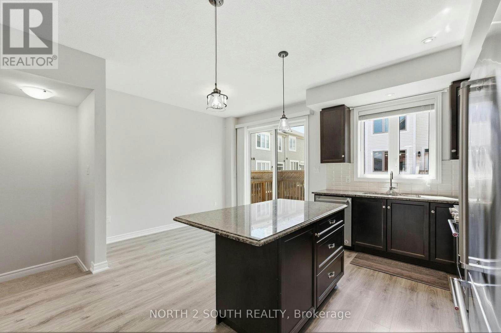 14 Snowberry Lane, Hamilton, ON, L8K 0A4 - 10