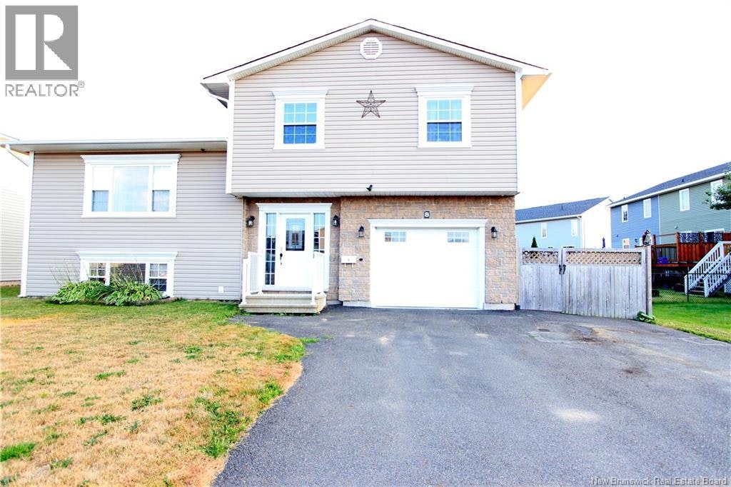 8 Hallihan Drive, Oromocto, NB, E2V 0C5
