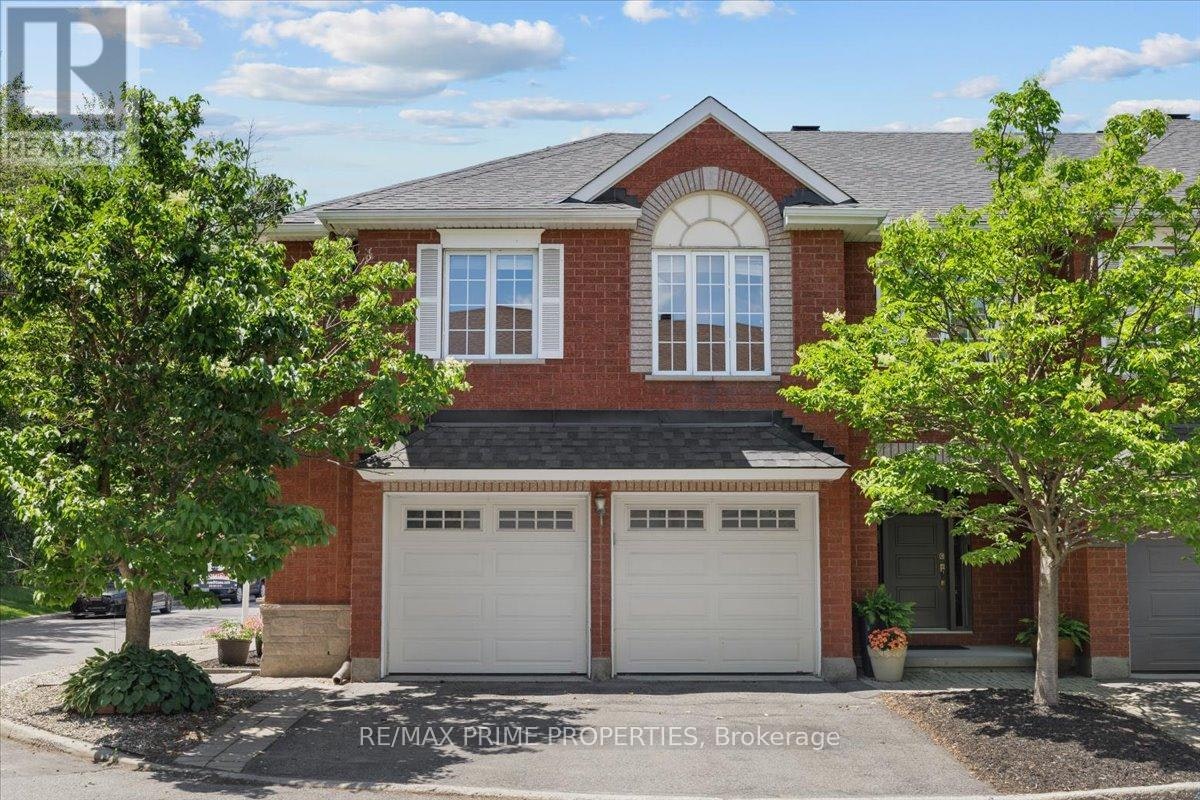 201 Gladeview Private, Ottawa, ON, K1T 4A6