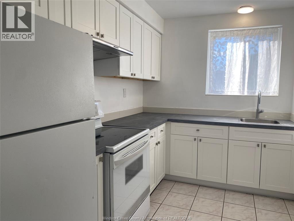 2476 Rivard Avenue, Windsor, ON, N8T 2H2 - 2