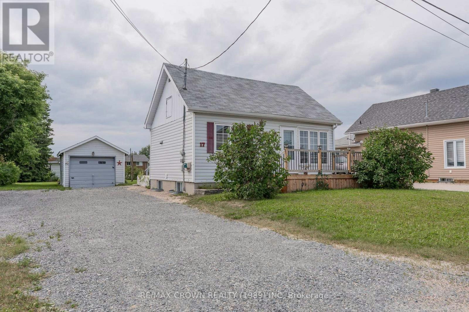 17 Marquette Crescent, Kapuskasing, ON, P5N 2K4
