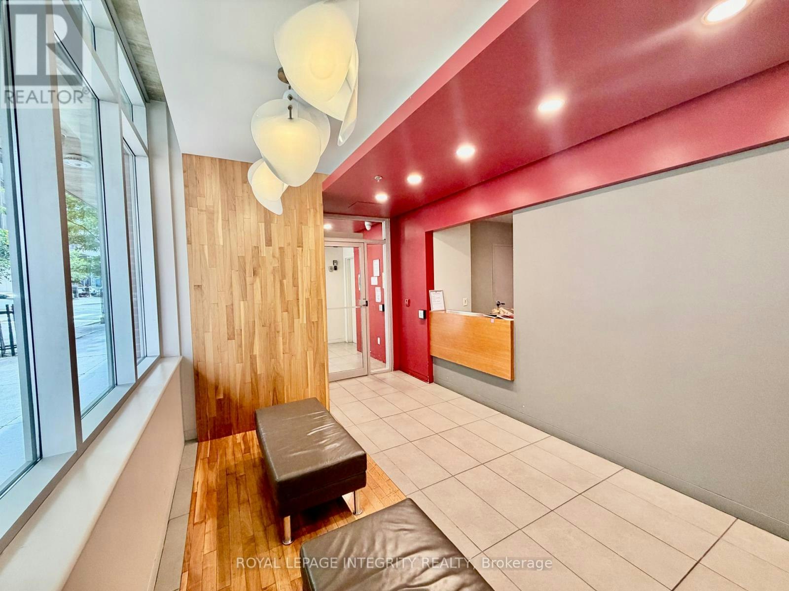 302-179 George Street, Ottawa, ON, K1N 1J8 - 2