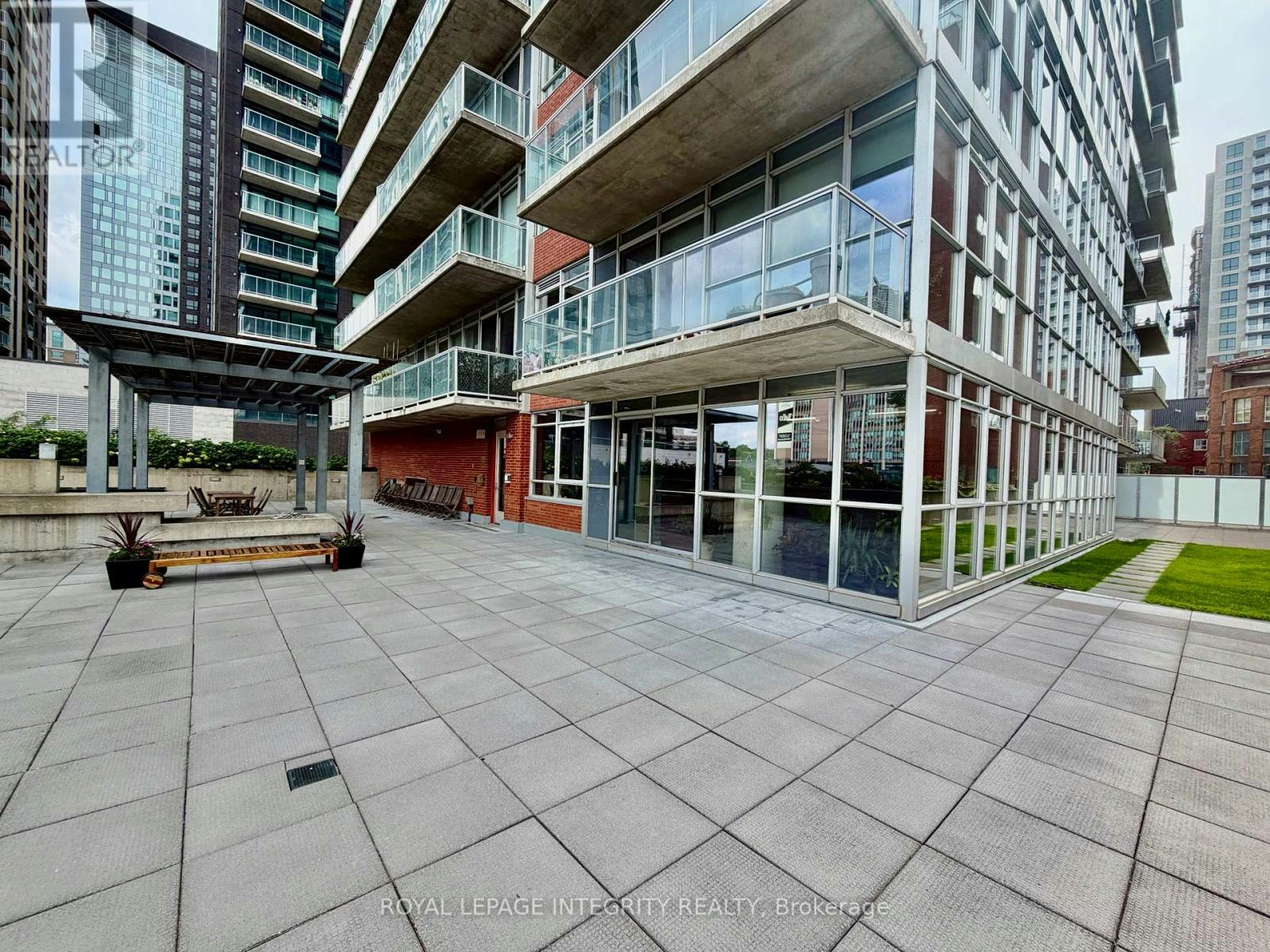 302-179 George Street, Ottawa, ON, K1N 1J8