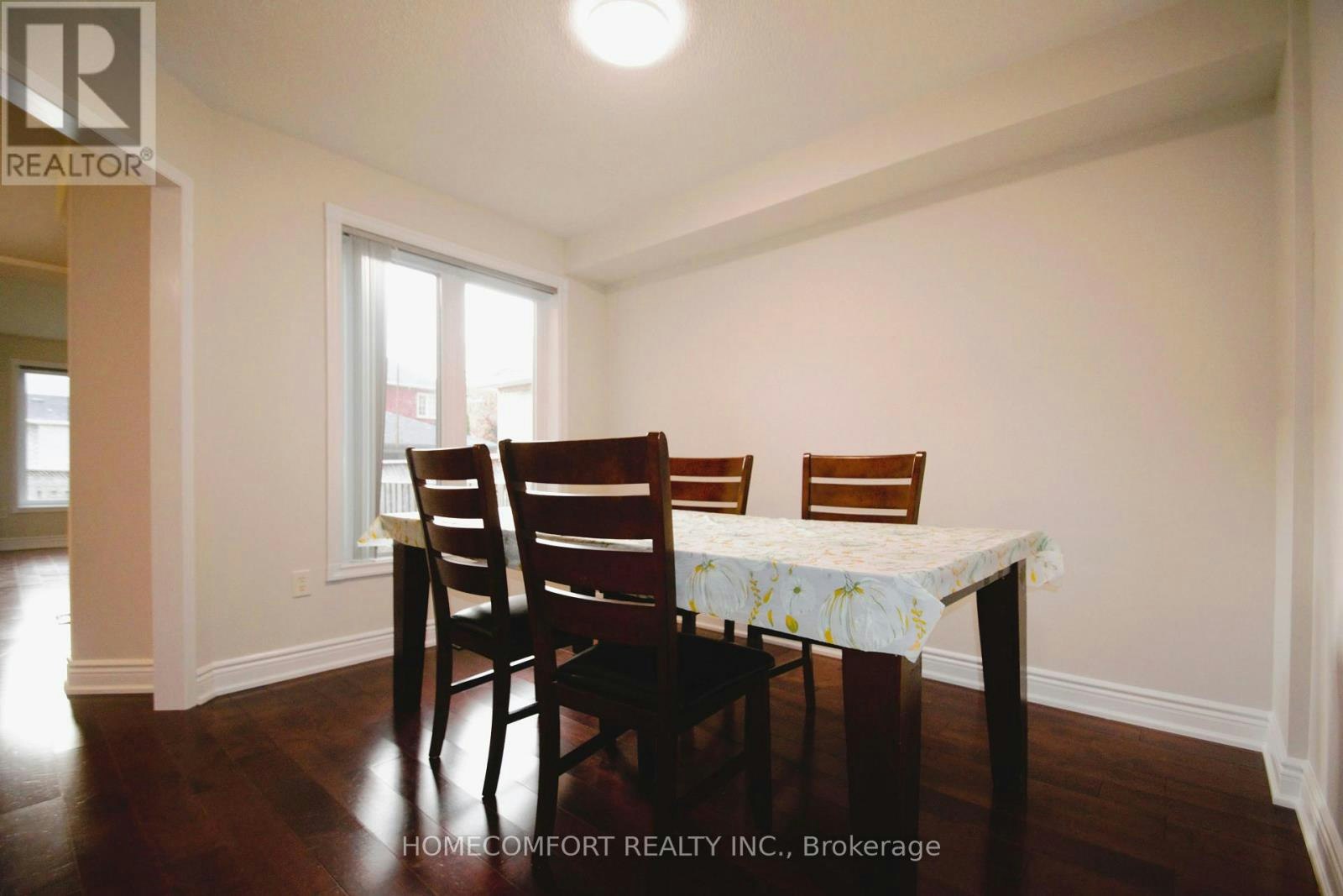28 Deerwood Crescent, Richmond Hill, ON, L4E 4B5 - 3