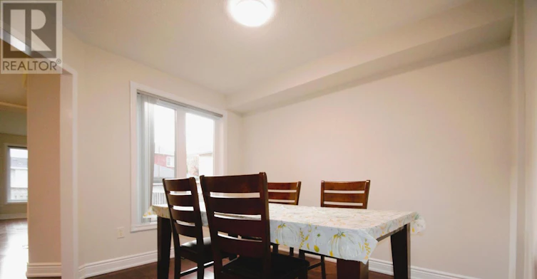28 Deerwood Crescent, Richmond Hill, ON, L4E 4B5 - 3