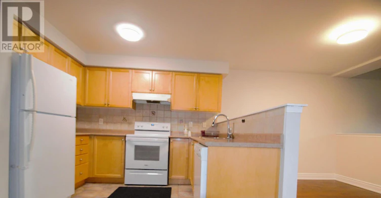 28 Deerwood Crescent, Richmond Hill, ON, L4E 4B5 - 5