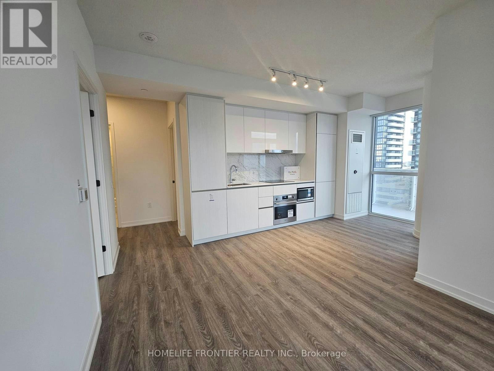 902-8 Interchange Way, Vaughan, ON, L4K 5Z7 - 4