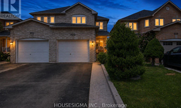 902 Applecroft Circle