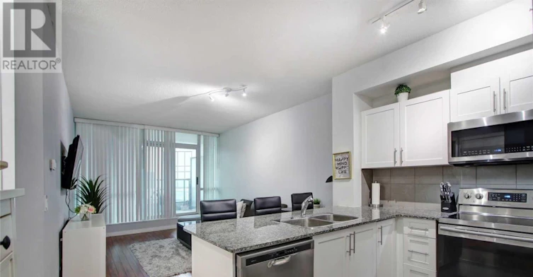 314-16 Yonge Street, Toronto, ON, M5E 2A3 - 2