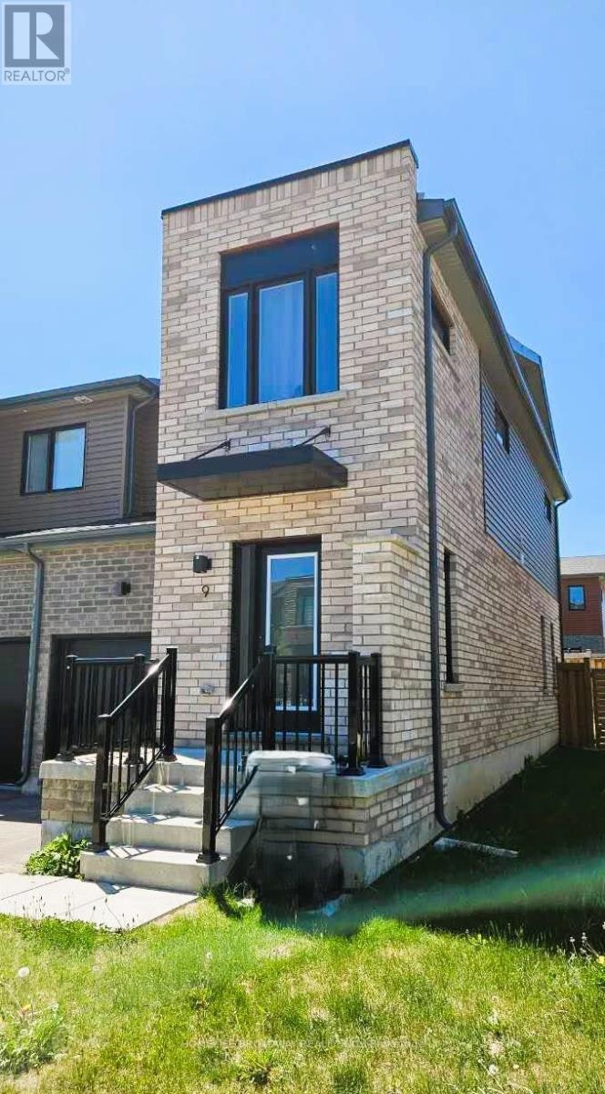 9 Haven Lane, Barrie, ON, L9J 0M4 - 3