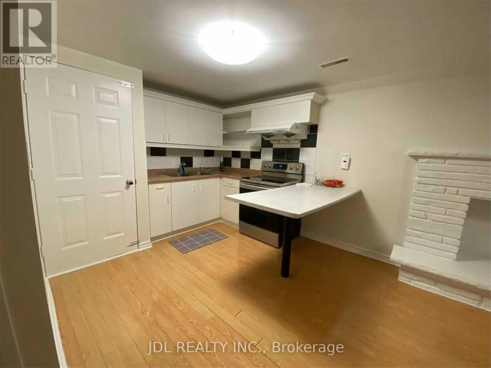 LOWER-857 Westlock Road, Mississauga, ON, L5C 1K7 - 2