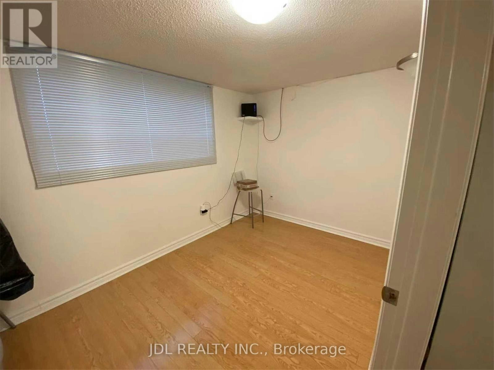 LOWER-857 Westlock Road, Mississauga, ON, L5C 1K7 - 4
